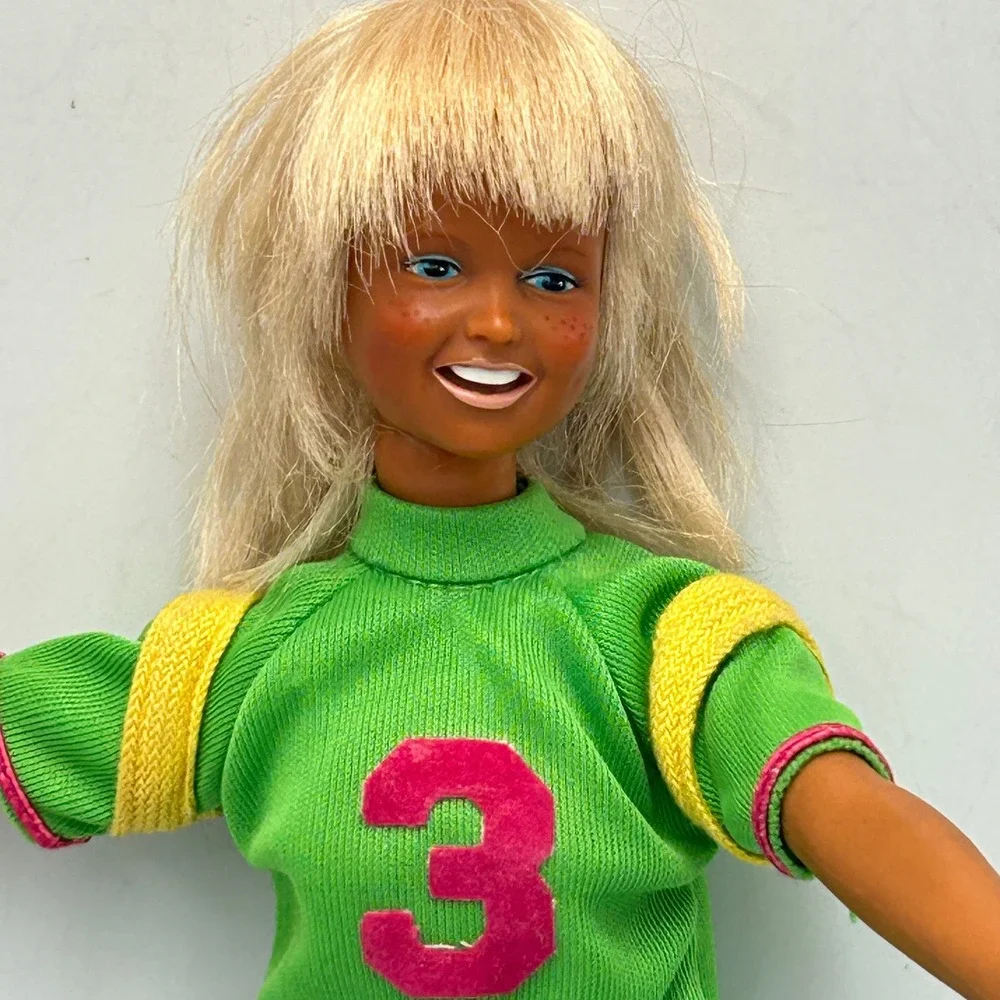 Vintage 1974 Kenner Dusty Softball Champion 70s Action Doll 11.5